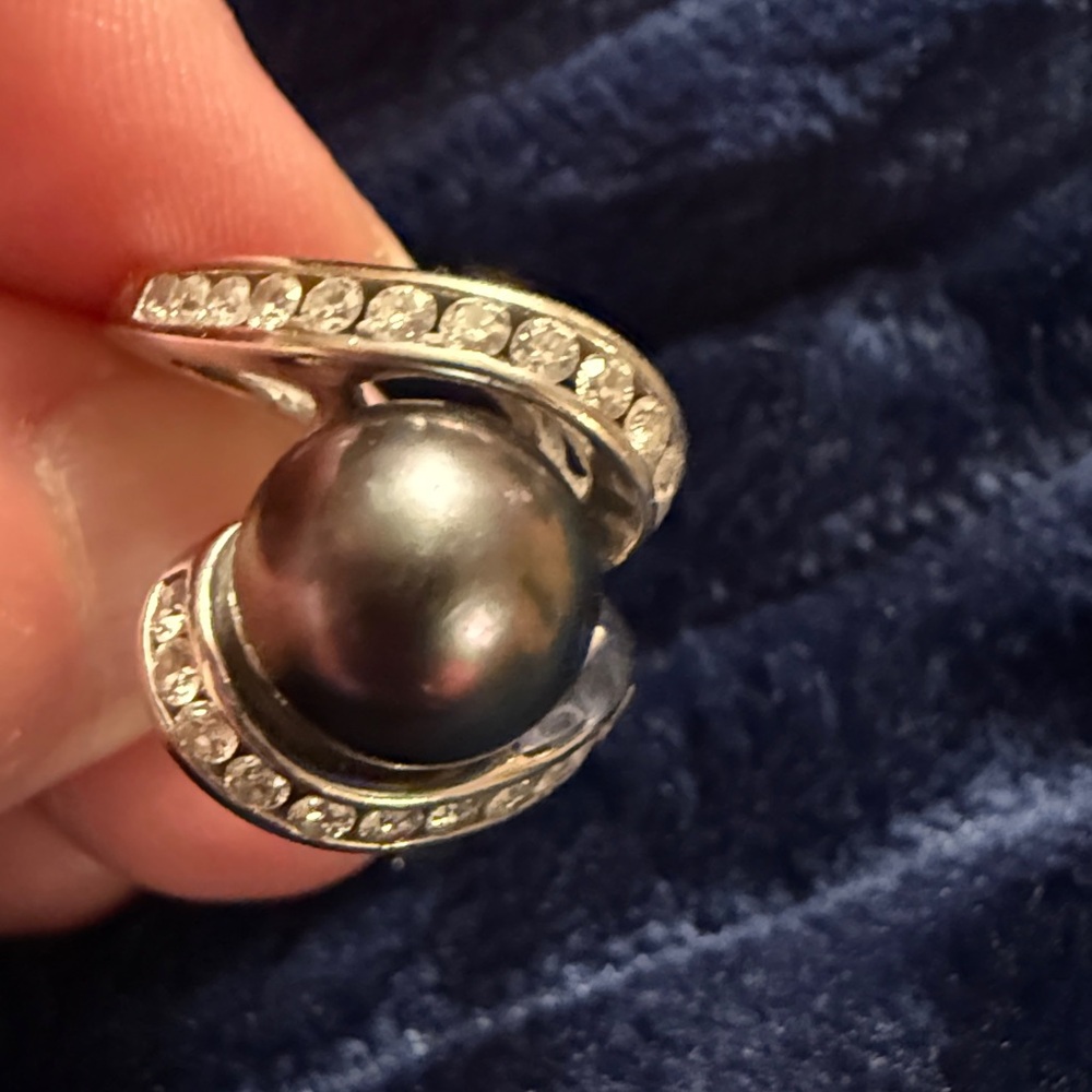 Na Hoku white gold and diamond Tahitian Pearl Ring